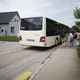 DL: Avtobusno postajališče, ki je kar na cesti, je nevarno