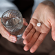 Dodajte aspirin in opazujte, kako vaše rastline nenadoma uspevajo