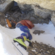 Na Mount Everestu je več kot 200 trupel, alpinistom služijo kot smerokazi