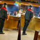 Z “motorko” obdelal “šank”: Policisti pojasnili okoliščine bizarnega dogodka