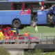 Do tragedije s vsaj 12. žrtvami prišlo, ker je voznik izgubil nadzor