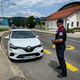 FOTO: To je mobilni radar, ki danes v Mariboru preži na prehitre voznike