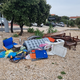 FOTO: ”Rezervacij” na plažah resnično konec, v akcijo stopili še na Pagu