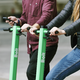 Danes se končuje izposoja električnih skirojev v Mariboru, kako bo naprej?