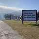 Na slovenskih ulicah spet skrivnostni plakati z domoljubnimi verzi