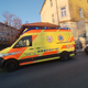 FOTO: Na avtobusni postaji našli obnemoglega moškega, to je sporočila policija