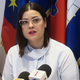 Brez dokazil, le z izjavo: Dolgoletna državna uradnica tik pred volitvami spremenila narodnost in postala Romkinja