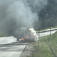 Na mariborski vzhodni obvoznici popolnoma zgorelo osebno vozilo