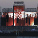 FOTO: Prvi fani prihajajo na koncert Thompsona, policija opozarja ...