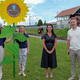 FOTO in VIDEO: Stoletje železniškega postajališča obeležili na prav poseben način – s sončnicami