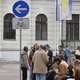Ulična zabava v Ljubljani: "Zaspano in prometno cesto prebuditi, jo upočasniti, se po njej sprehoditi, poklepetati ..."