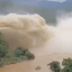 Tragično: poplave porušile jez, umrlo najmanj 42 ljudi