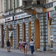Kaj se dogaja s hollywoodsko zvezdo? Še pred kratkim je bil v Sloveniji, zdaj v Zagrebu kot brezdomec sedi na tleh (FOTO)