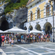 Drama pred Postojnsko jamo: turistka zgroženo ugotovila, da ...