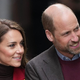 Mešaj, gneti, peci: Kate Middleton in princ William zavihala rokave in pokazala svoje pekovske spretnosti (FOTO)
