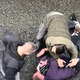So se ljubljanski policisti pretirano znesli nad pridržanim moškim? Posnetek je pretresljiv (VIDEO)
