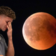 Prihaja krvava luna: 4 astrološka znamenja čakajo usodne spremembe