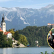 Bi pili vodo iz Blejskega jezera? Prvi gospod države Aleš Musar jo je — a je pri tem potreboval eno ključno stvar!