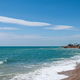 Turisti na znani plaži osupli, ko so videli, kaj plava v vodi: strokovnjaki stvarijo - takoj stran od njih! (FOTO)