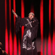 Elton John brez dlake na jeziku nad Madonno