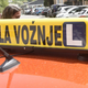 V avtošolah predlaganih kar nekaj novosti - se bodo začetniki še sploh učili voziti z menjalnikom?