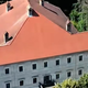 Naprodaj pravljični slovenski dvorec – vrtoglava cena in dramatična zgodovina