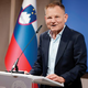 Naslovna tema / Janšev odvetnik
