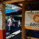 V El Salvadorju bitcoin de facto ni več zakonito plačilno sredstvo