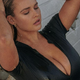 Kinsey Wolanski: od ''butaste'' blondinke, ki je vdrla na igrišče, do komercialne pilotke