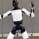 Optimus: Muskov robot osvaja človeške spretnosti