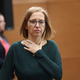 Kako rešiti javno zdravstvo? Ministrica naj ukine "doping" za visoke dobičke zasebnikov.