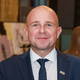 (Najbolj brano) Direktor javnega zavoda državi pustil 200 tisoč evrov zasebnega dolga.
