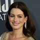 Anne Hathaway v filmskem razmerju z modno oblikovalko