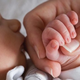 Pretresljiva zgodba medicinske sestre iz abortivne klinike: “Zdravnik je ukazal, naj jokajočo deklico odložim v sosednjo sobo in jo pustim umreti. Še danes mi jok dojenčice odzvanja v glavi!”