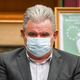 Minister Vizjak pred interpelacijo zavrača vse očitke: Tisti, ki so državo oškodovali, sedaj preko medijev v njihovi lasti še prodajajo t.i. resnico