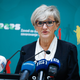 Ali naj bolnik brez dostopa do javnega zdravstva dobi povrnjene stroške zdravljenja pri zasebnem zdravniku?