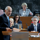 Golob upokojencem namenil tudi do petkrat manj kot Janša