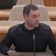 Je pozabil, da je v koaliciji? Kordiš kritičen, da se je oblast v primeru gasilcev postavila v vlogo žrtve