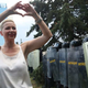 Opozicijska aktivistka strgala potni list, da je ne bi deportirali