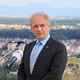 Hojsu podarili gnil križ, zdaj ga bo moral obnoviti