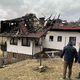 FOTO: Upokojena zakonca Vodovnik, ki sta v požaru izgubila dom, spet pod svojo streho