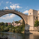 13-letnica skočila z mostarskega Starega mosta in povzročila pravo evforijo