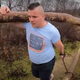 Bosanski Hulk, za preživetje družine gara kot konj, umiva se v snegu