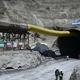 40 ujetih delavcev želijo rešiti po cevi premera 0,76 metra