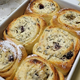 Recept za velikonočno poslastico Karima Merdjadija Makova roža Makova roža Brizgani piškoti Krompirjev narastek z jajci in šunko Kvašeni velikonočni zajčki Velikonočna čokoladna pletenica Potratna potica s čokolado