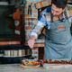 Popolno nedeljsko kosilo: Tako rebra pripravi mojster Matej Stipanič