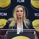 Michelle Pfeiffer opozarja na zaskrbljujočo tehnologijo za živila, ki jo je prodprl Bill Gates