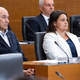 Državni svetniki Golobovi vladi na dva zakona prisolili “veto zaušnico”, zato v DZ v četrtek znova o noveli zakona o RTVS in zakonu proti “škodljivim ukrepom” pretekle oblasti
