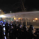 Preganjajo policiste in nagrajujejo kršitelje zakonov