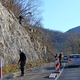 Skalni podor delno zaprl cesto med Solkanom in Plavami